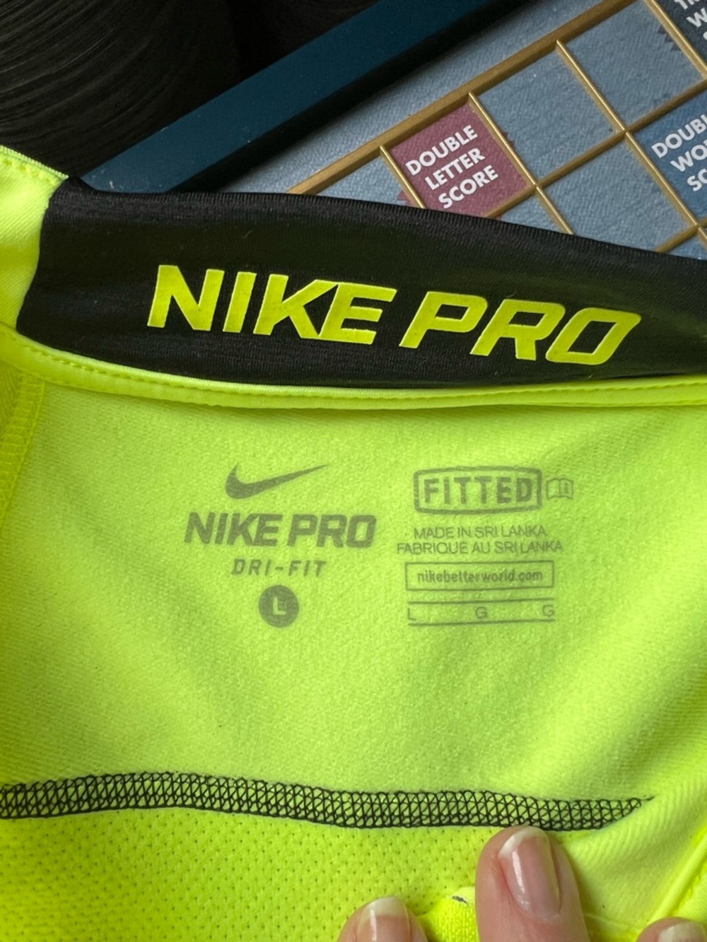 Nike Pro Neon Yellow Athletic Top with Contrast Stitching mens size L - Picture 5 of 9
